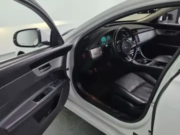 2018 Jaguar XF с пробегом 191 891 км