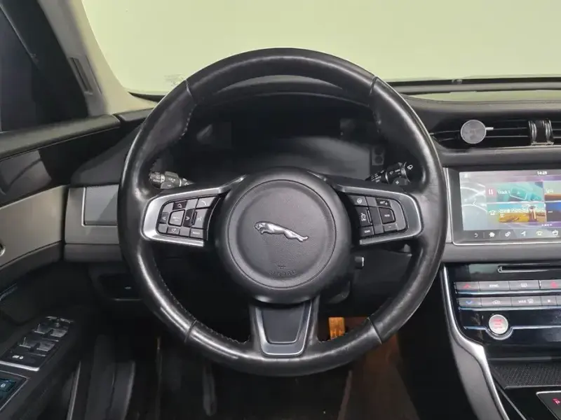 2018 Jaguar XF с пробегом 191 891 км