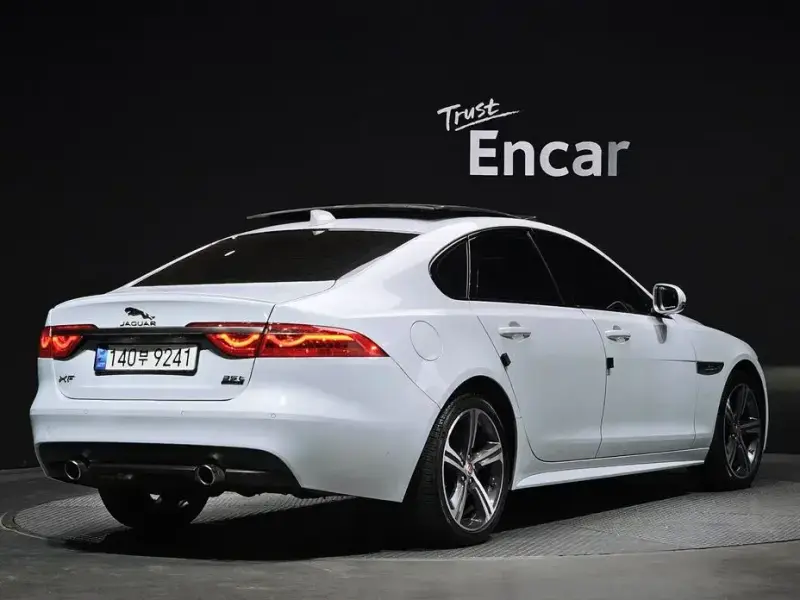 2017 Jaguar XF с пробегом 106 688 км