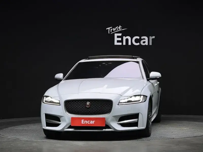 2017 Jaguar XF с пробегом 106 688 км