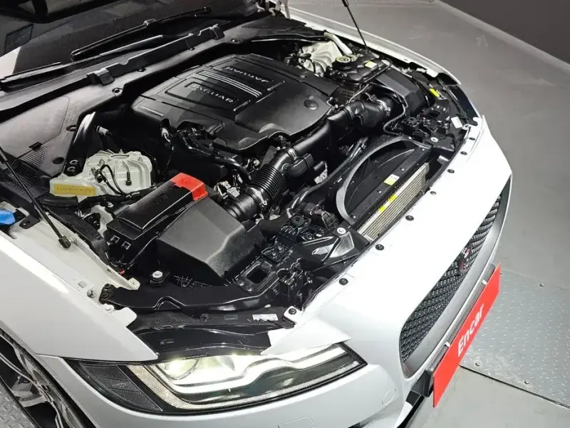 2017 Jaguar XF с пробегом 106 688 км