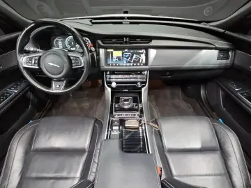2017 Jaguar XF с пробегом 106 688 км