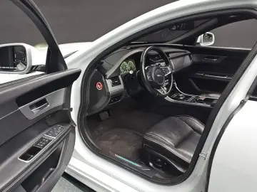 2017 Jaguar XF с пробегом 106 688 км