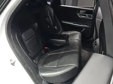 2017 Jaguar XF с пробегом 106 688 км