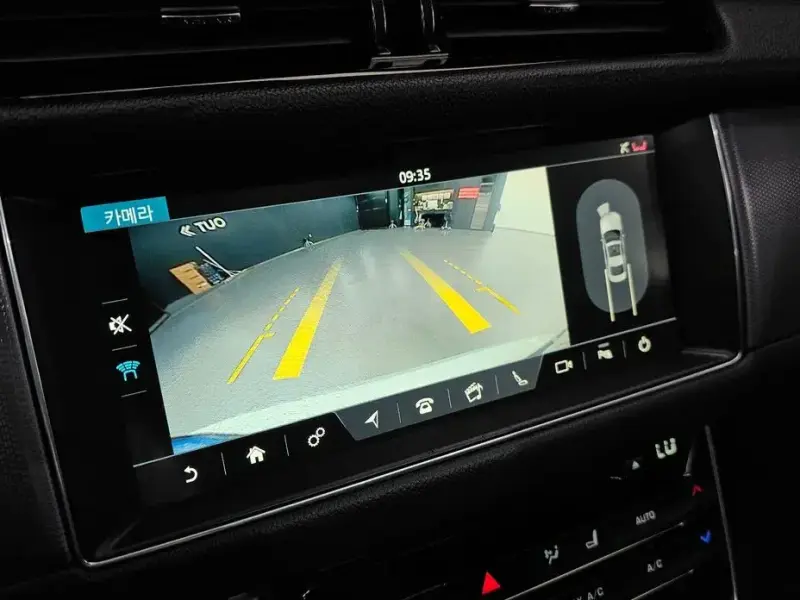 2017 Jaguar XF с пробегом 106 688 км