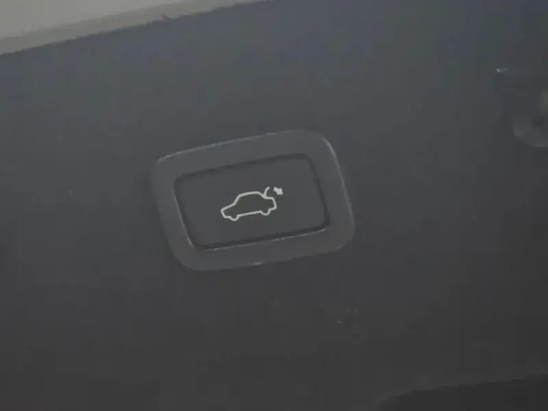 2017 Jaguar XF с пробегом 106 688 км