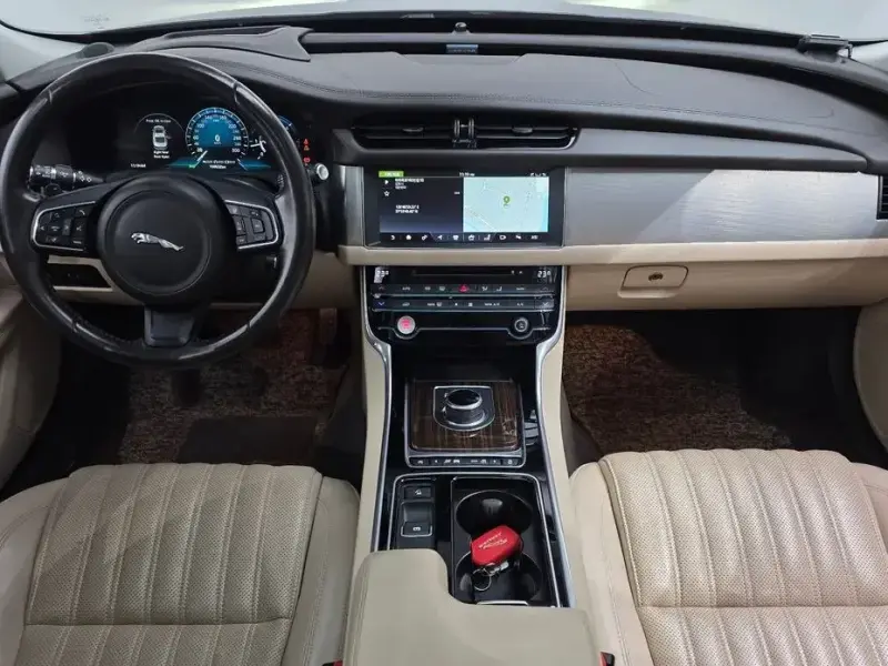 2016 Jaguar XF с пробегом 108 632 км