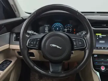2016 Jaguar XF с пробегом 108 632 км