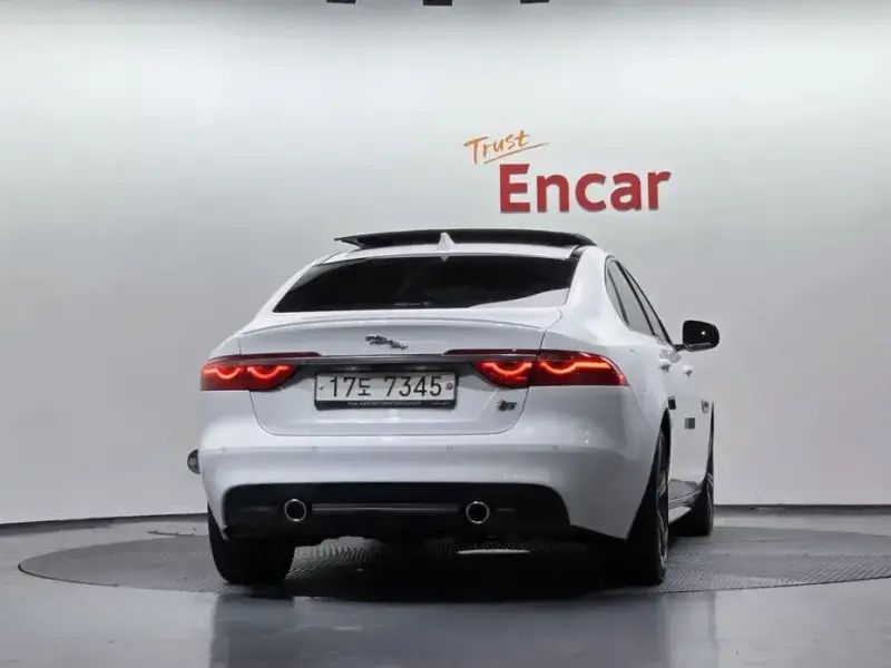 2017 Jaguar XF с пробегом 92 178 км