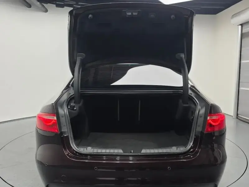 2016 Jaguar XF с пробегом 108 632 км