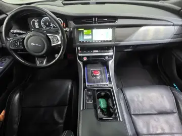 2017 Jaguar XF с пробегом 92 178 км