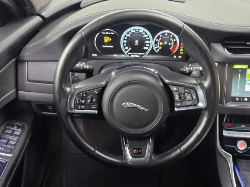 2017 Jaguar XF с пробегом 92 178 км