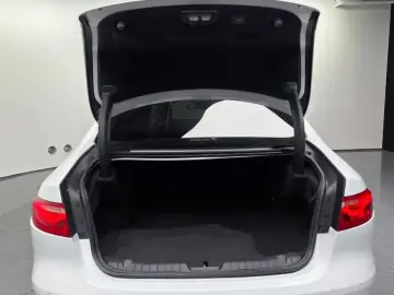 2017 Jaguar XF с пробегом 92 178 км