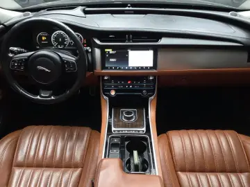 2016 Jaguar XF с пробегом 188 459 км