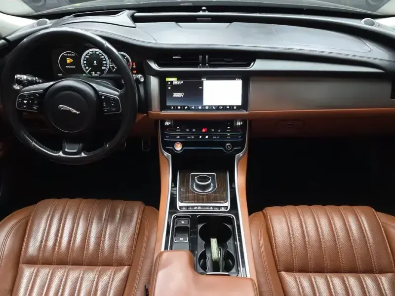 2016 Jaguar XF с пробегом 188 459 км