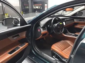 2016 Jaguar XF с пробегом 188 459 км