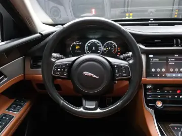 2016 Jaguar XF с пробегом 188 459 км