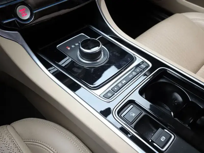 2018 Jaguar XF с пробегом 115 277 км