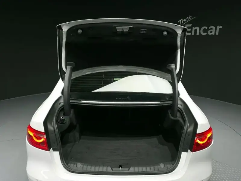 2018 Jaguar XF с пробегом 115 277 км