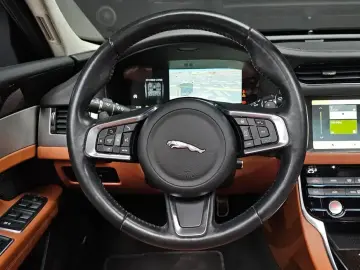 2019 Jaguar XF с пробегом 110 628 км