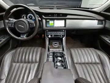 2016 Jaguar XF с пробегом 116 022 км