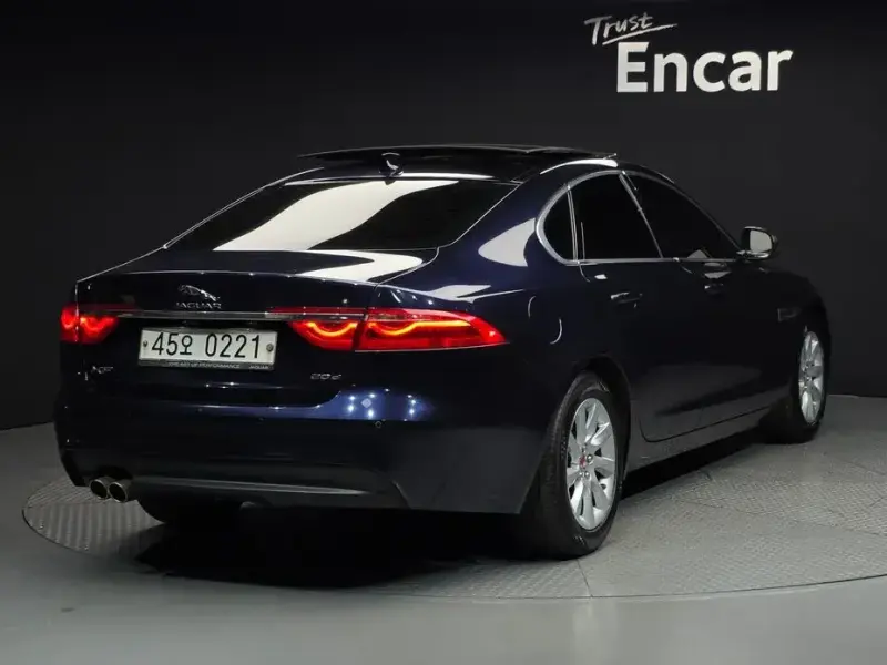2016 Jaguar XF с пробегом 208 637 км