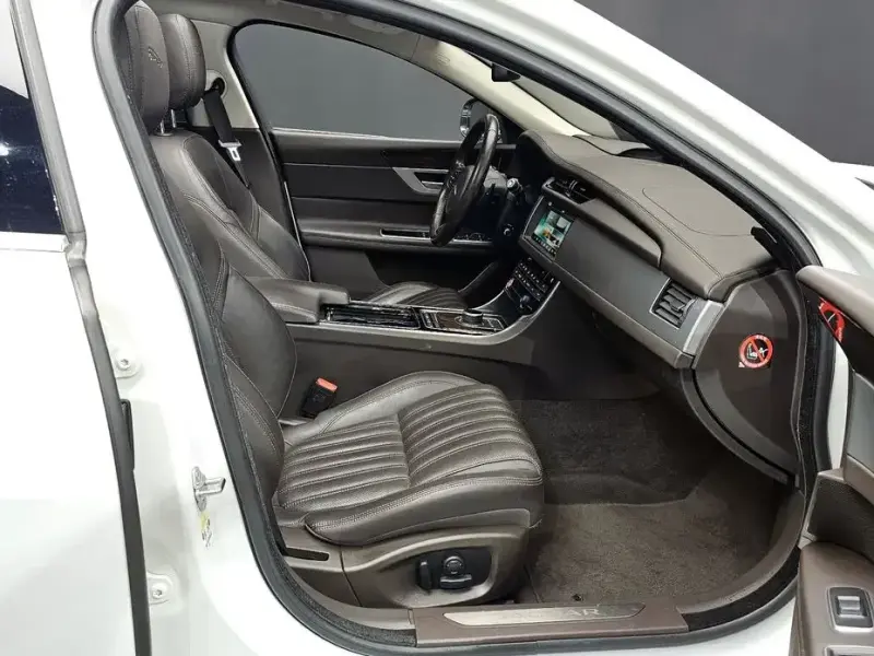 2016 Jaguar XF с пробегом 116 022 км