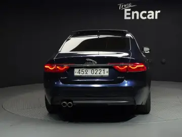 2016 Jaguar XF с пробегом 208 637 км