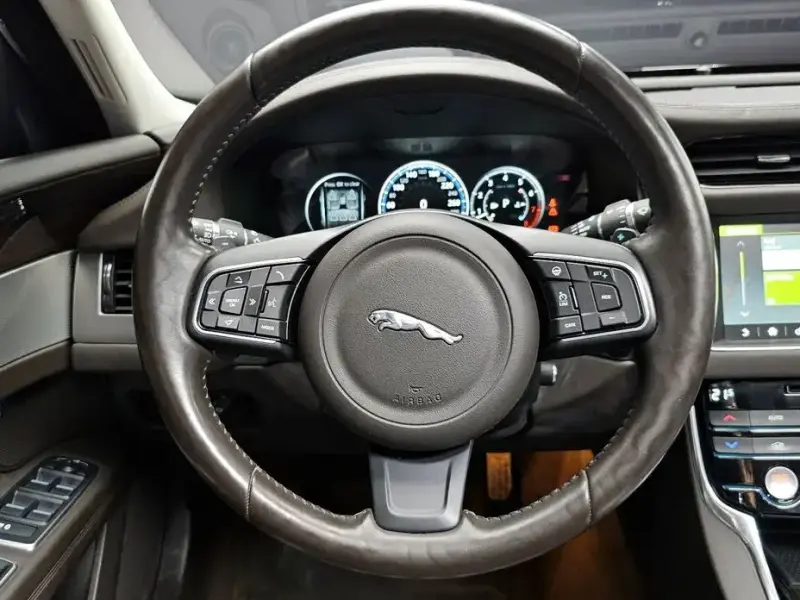 2016 Jaguar XF с пробегом 116 022 км