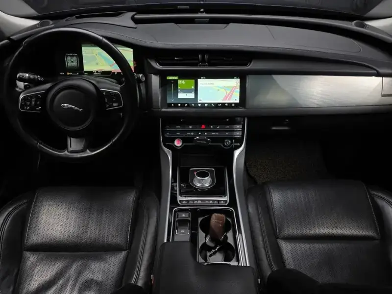 2016 Jaguar XF с пробегом 208 637 км