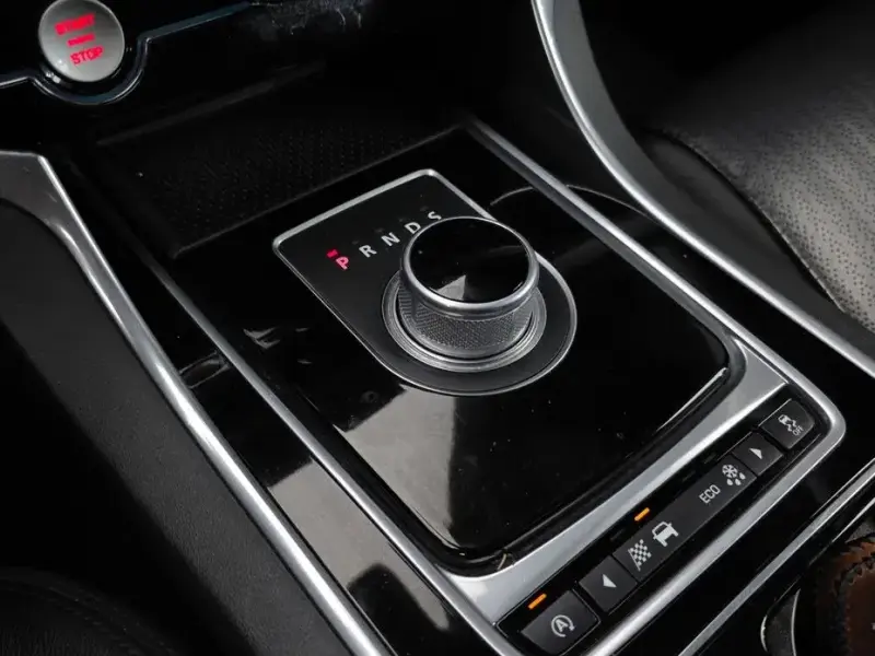 2016 Jaguar XF с пробегом 208 637 км