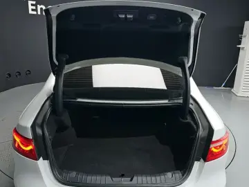 2016 Jaguar XF с пробегом 116 022 км