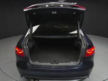 2016 Jaguar XF с пробегом 208 637 км