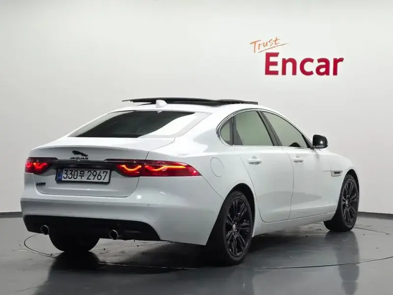 2017 Jaguar XF с пробегом 119 587 км