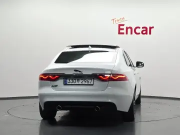 2017 Jaguar XF с пробегом 119 587 км