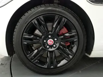 2017 Jaguar XF с пробегом 119 587 км