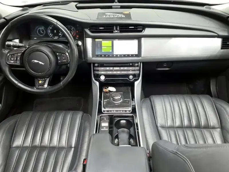 2017 Jaguar XF с пробегом 119 587 км