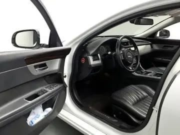 2017 Jaguar XF с пробегом 119 587 км