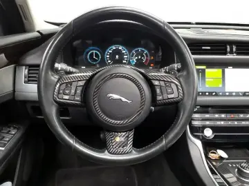 2017 Jaguar XF с пробегом 119 587 км