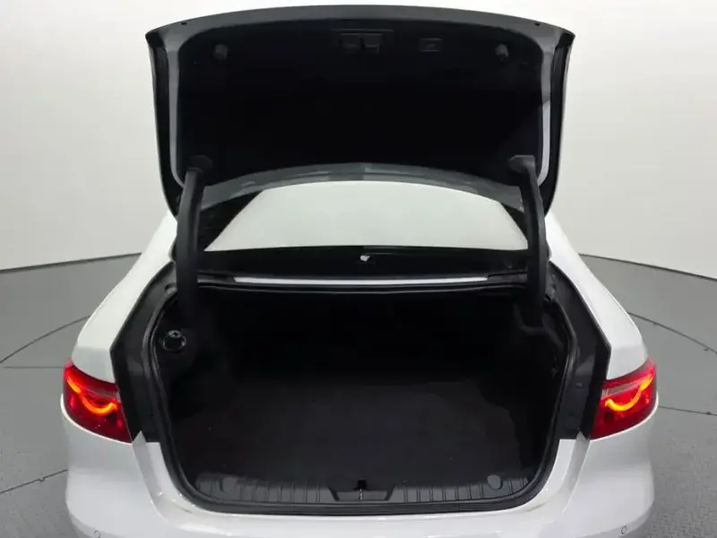2018 Jaguar XF с пробегом 75 654 км