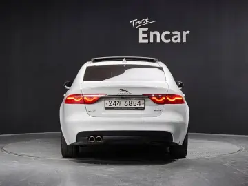 2016 Jaguar XF с пробегом 125 138 км