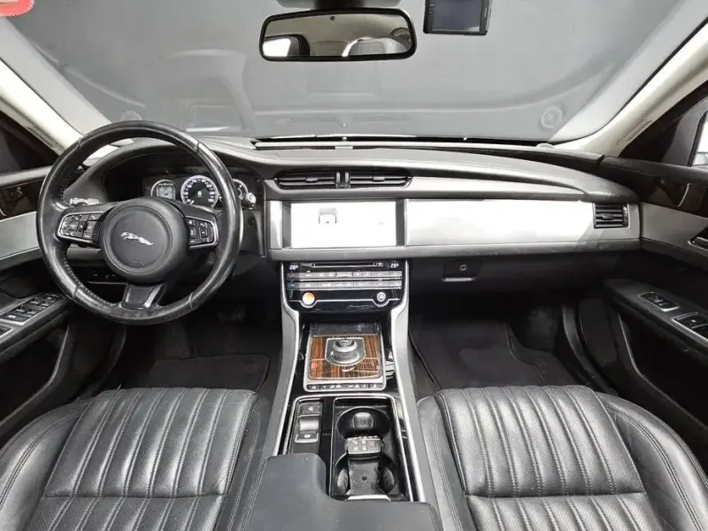 2016 Jaguar XF с пробегом 125 138 км