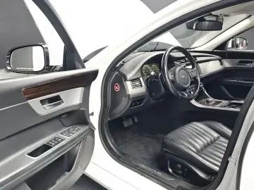 2016 Jaguar XF с пробегом 125 138 км