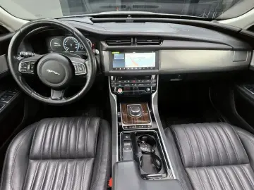 2017 Jaguar XF с пробегом 106 848 км