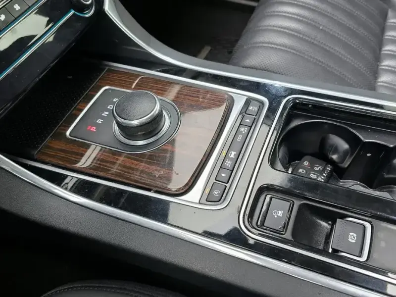 2017 Jaguar XF с пробегом 106 848 км