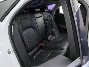 2017 Jaguar XF с пробегом 106 848 км