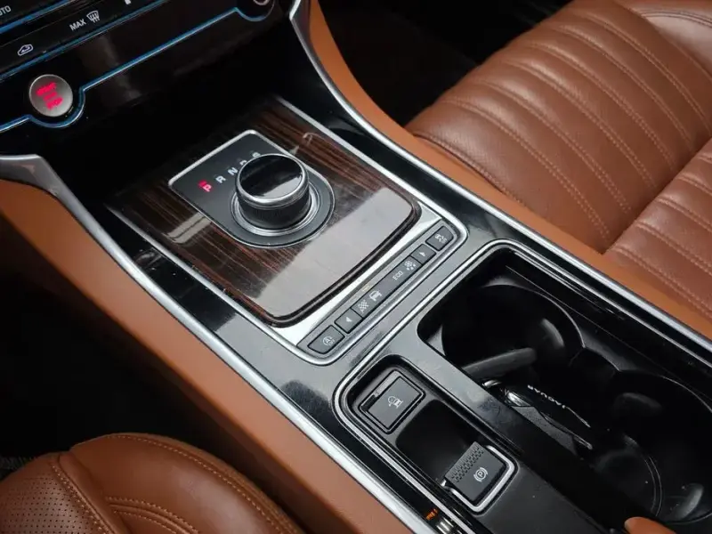 2018 Jaguar XF с пробегом 118 236 км