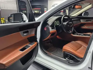 2018 Jaguar XF с пробегом 118 236 км