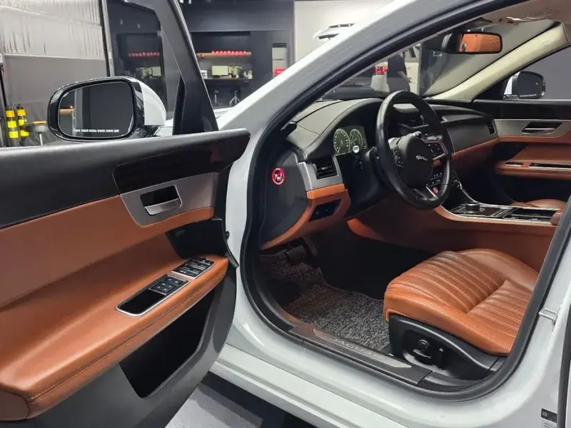 2018 Jaguar XF с пробегом 118 236 км
