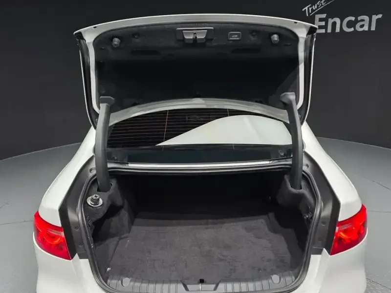 2018 Jaguar XF с пробегом 118 236 км